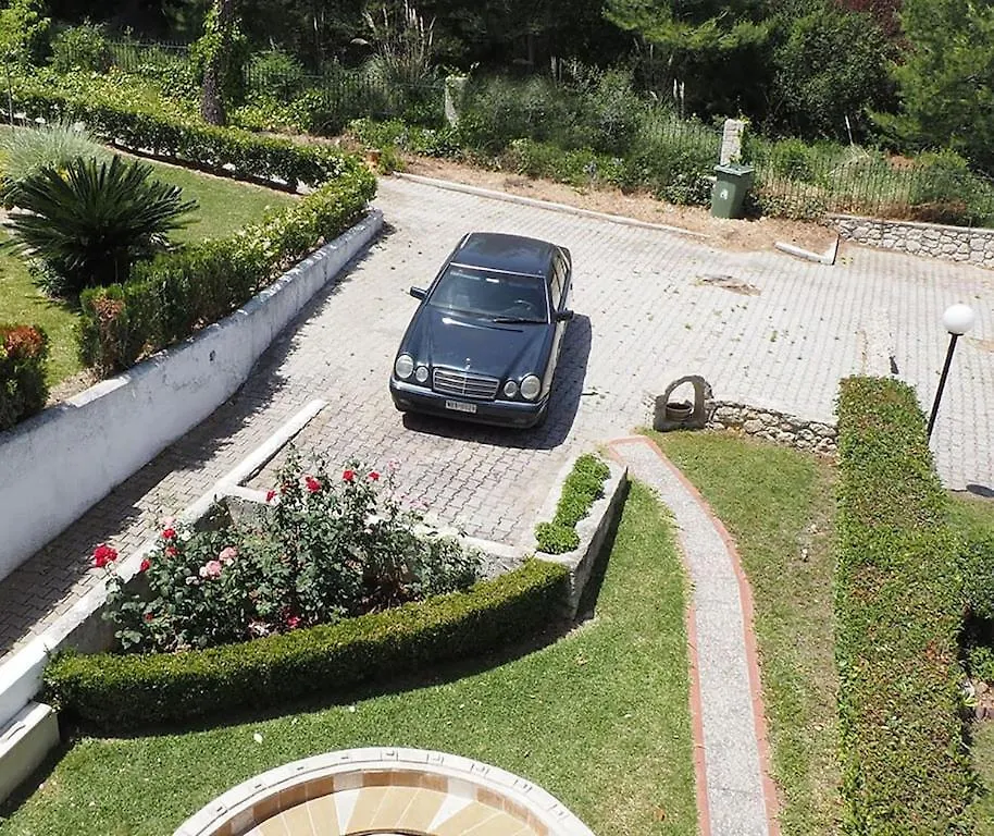 Dom wakacyjny Yades Elegant Villa 2 Minutes Away From The Beach Kallithea