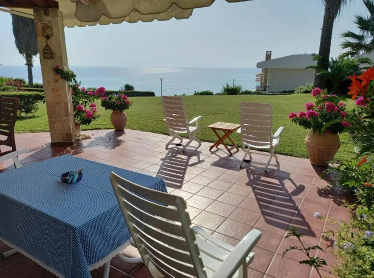 Yades Elegant Villa 2 Minutes Away From The Beach Kallithea  Kallithea (Chalkidiki)